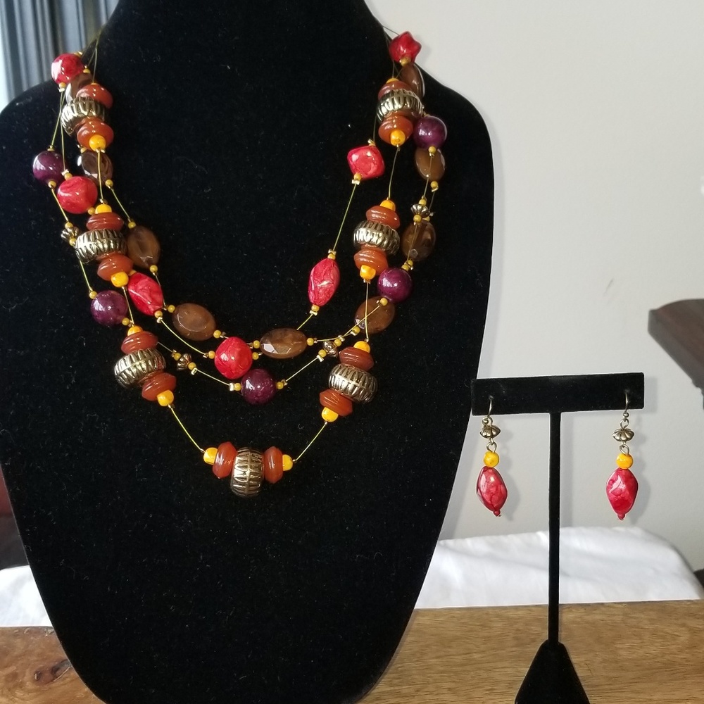 Necklace Set - Picture 4 of 4
